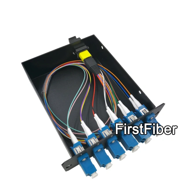 FirstFiber 12 파이버 MPO 브레이크아웃 카세트