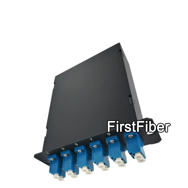 FirstFiber 12 파이버 MPO-LC 브레이크아웃 카세트