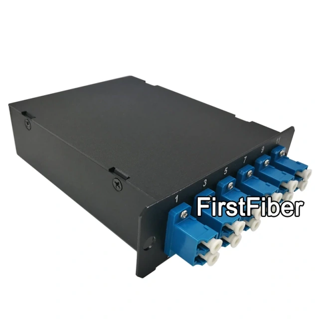 FirstFiber 12 파이버 MPO-LC 브레이크아웃 카세트