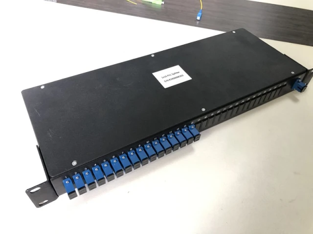랙 마운트 1x32 PLC 광 분배기